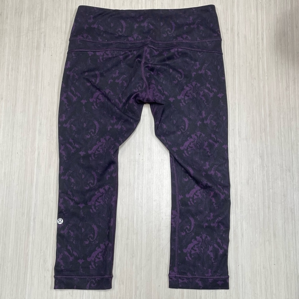 Lululemon Yeah Yoga Crop Legging Size 8 Black Purple Floral